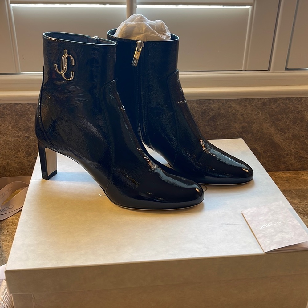 NWT Jimmy choo Black patent Ankle Boots 65. Size 38